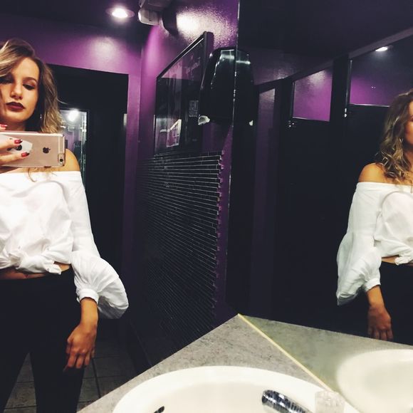 Meet your Posher, Maria - Picture 1 of 1